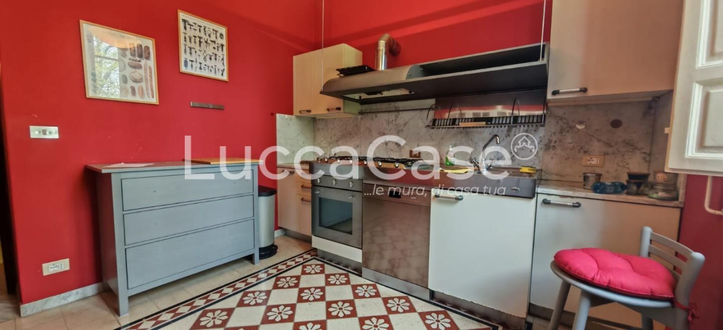 Villa con giardino, Lucca san concordio contrada