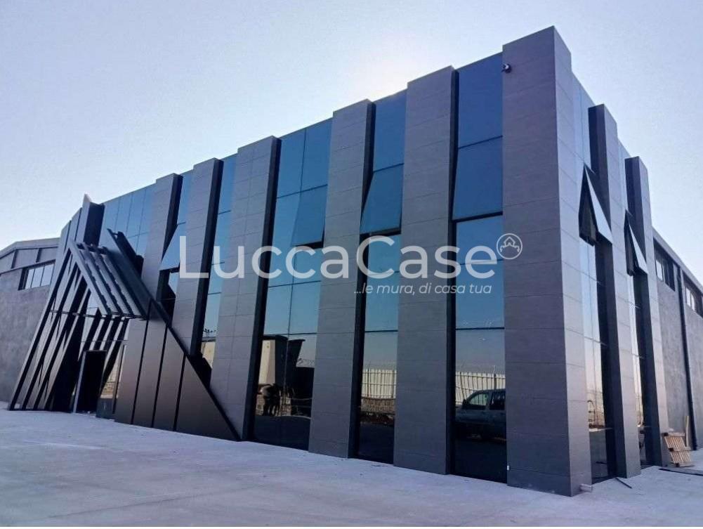 Capannone nuova a Pisa