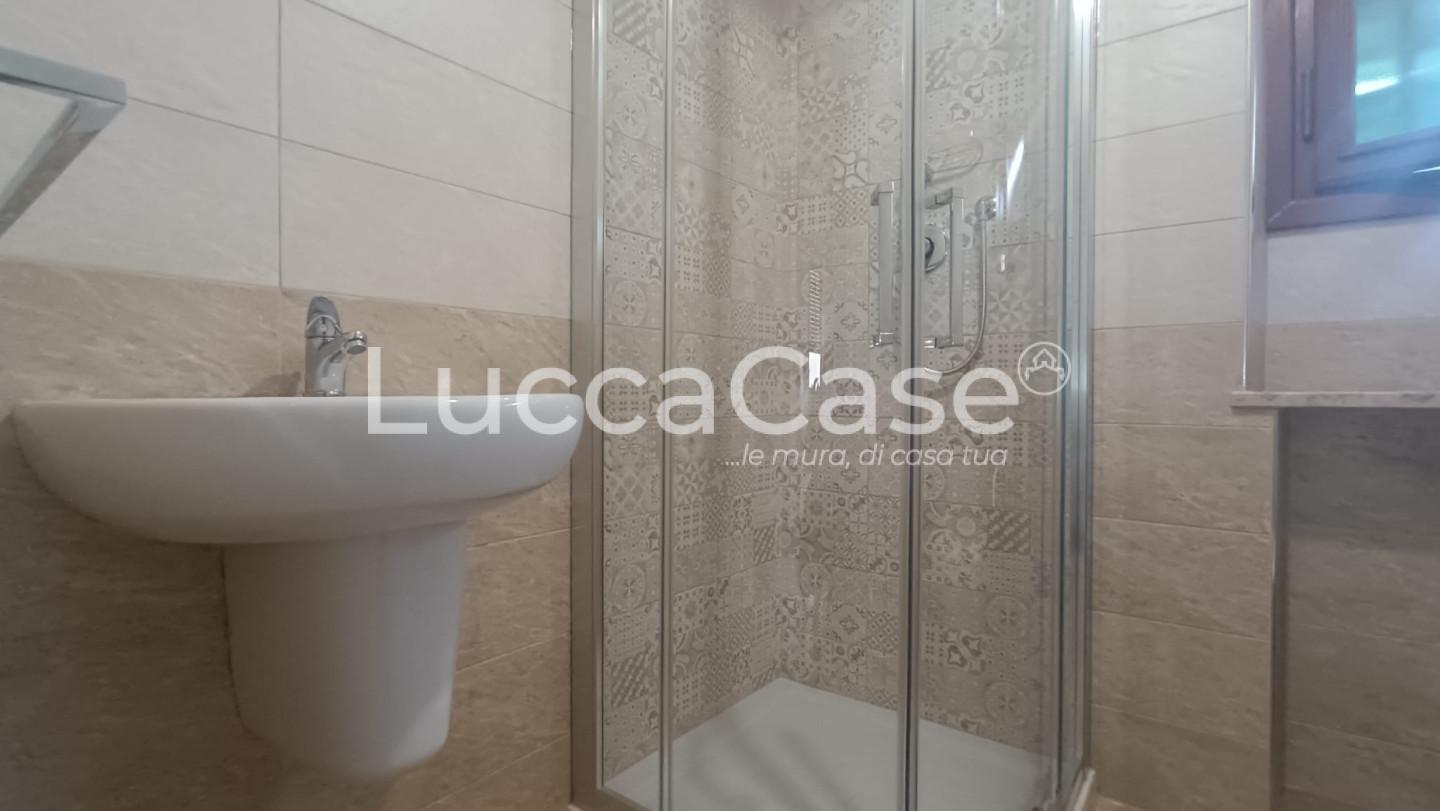 Trilocale ristrutturato, Lucca sant'anna