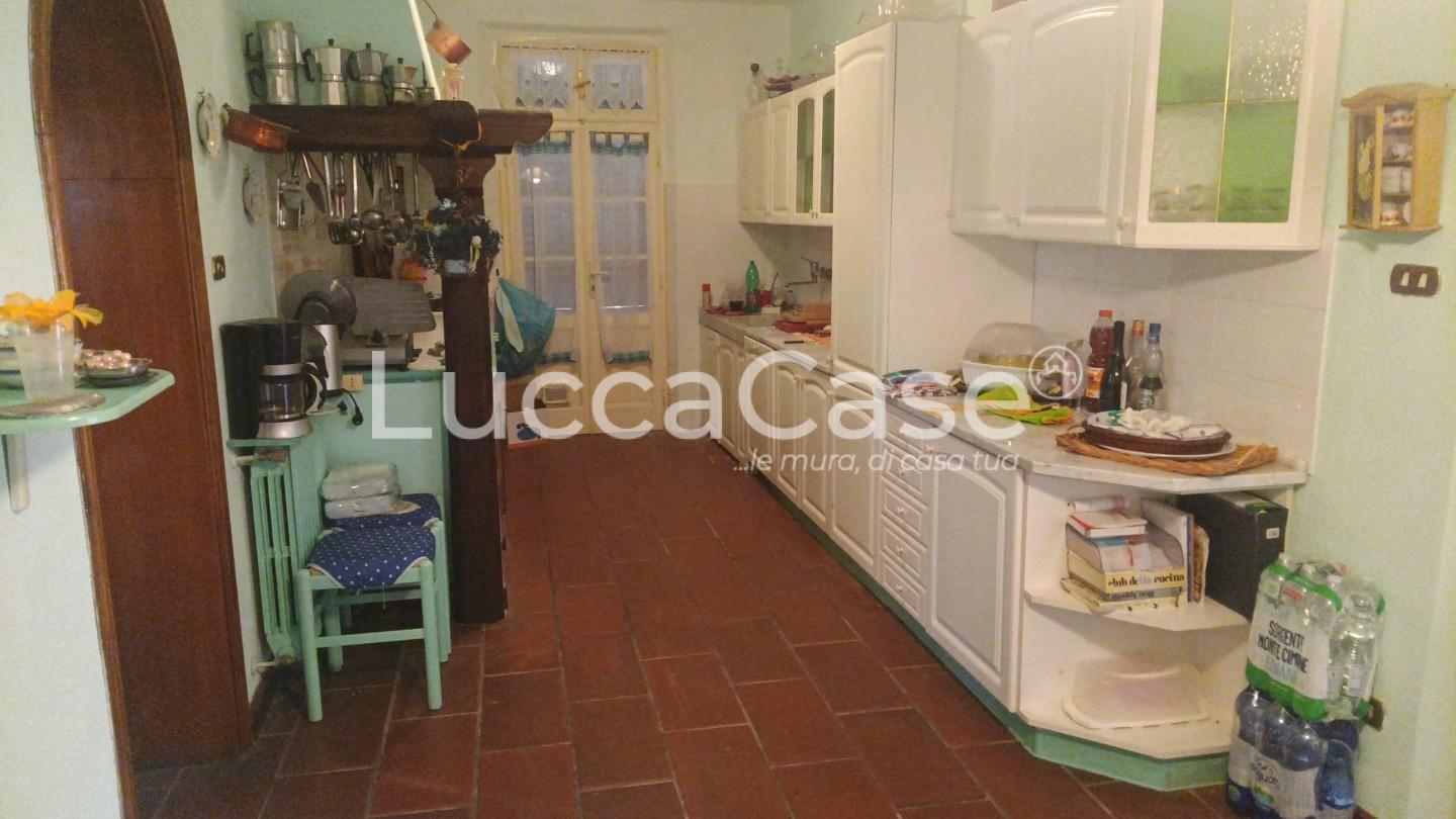 Villa con giardino, Rosignano Marittimo gabbro