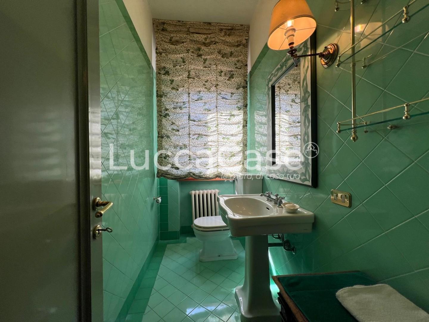 Appartamento con terrazzi, Lucca arancio