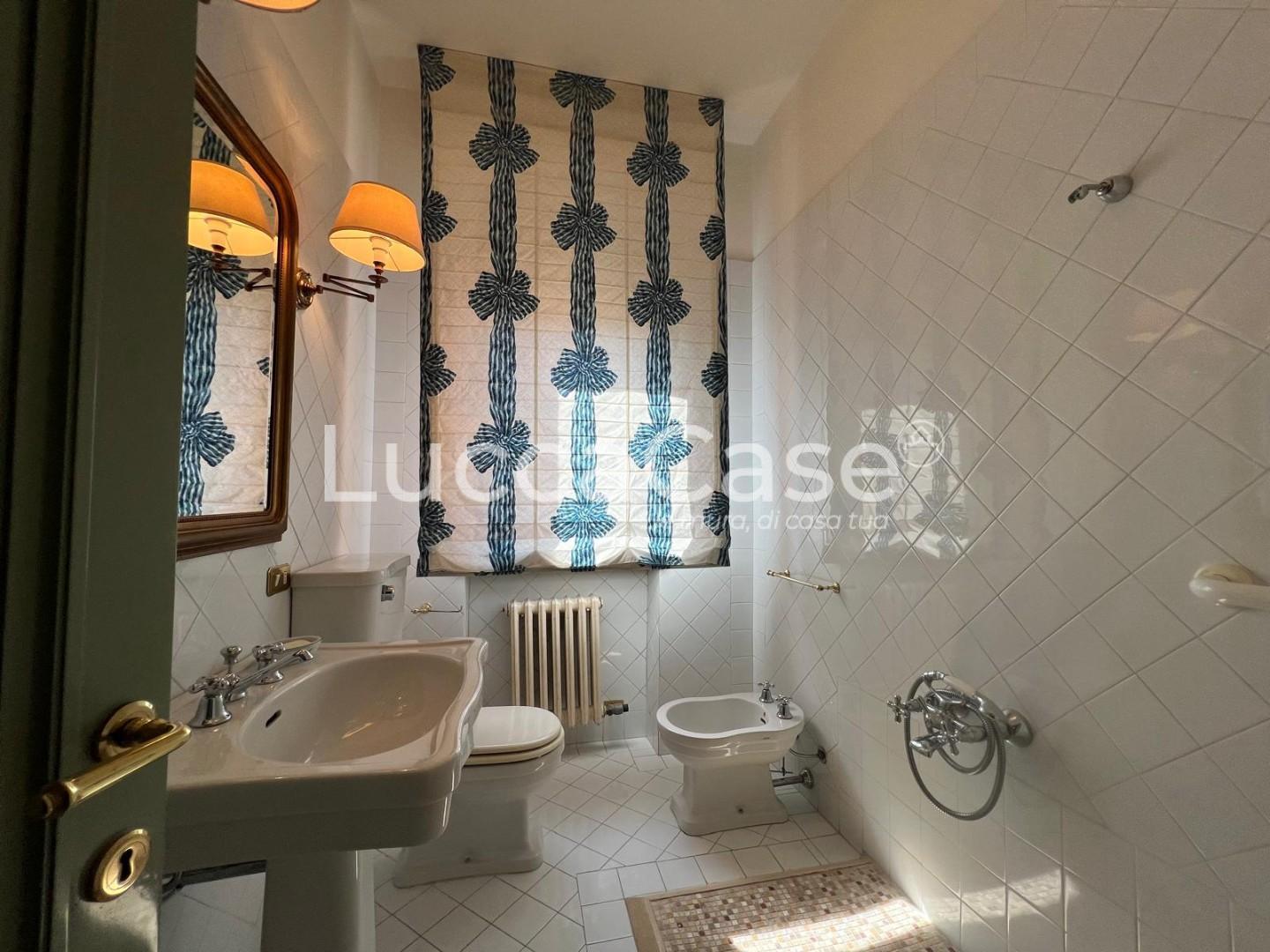 Appartamento con terrazzi, Lucca arancio