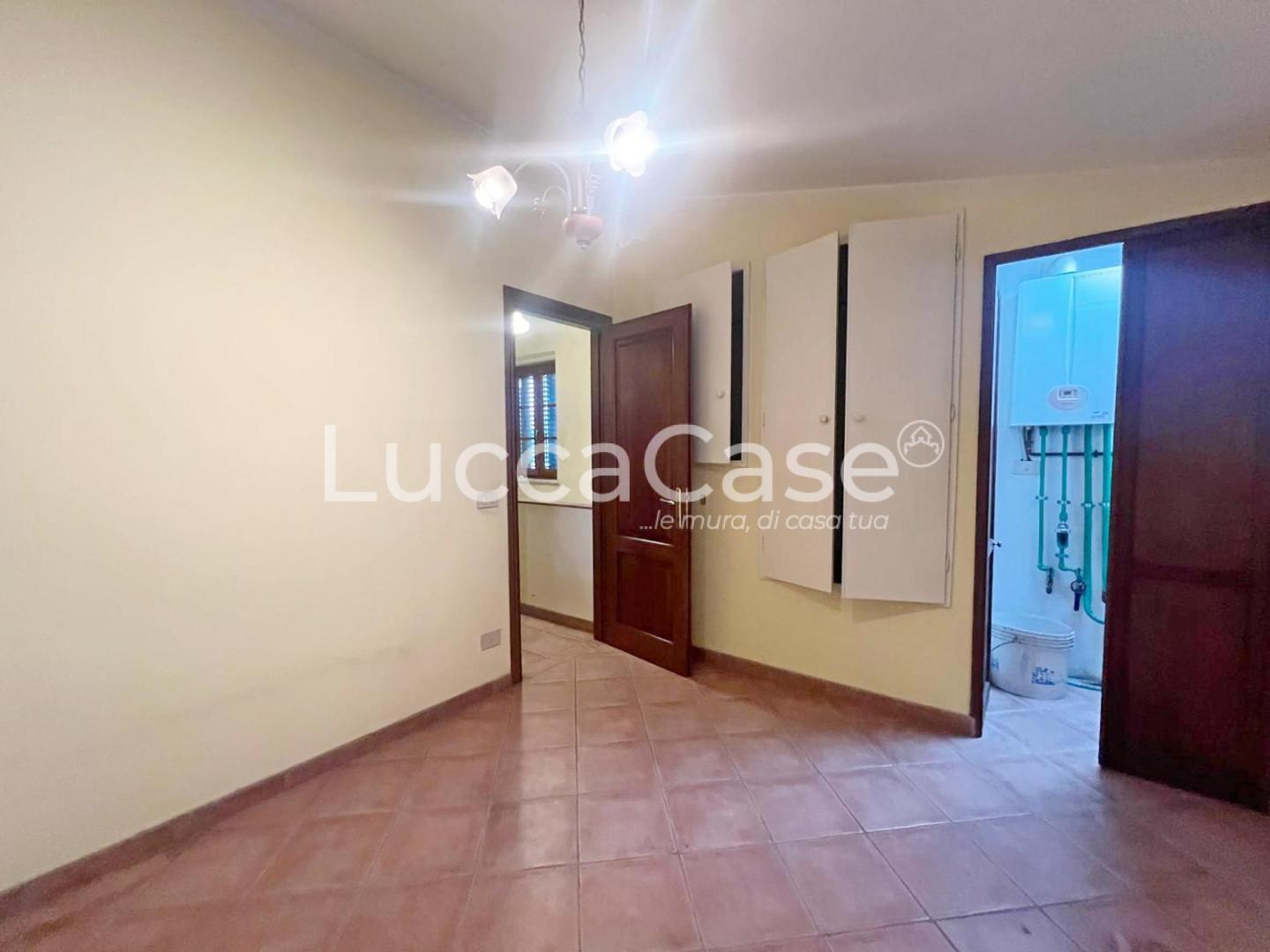 Casa indipendente con giardino, Capannori tassignano