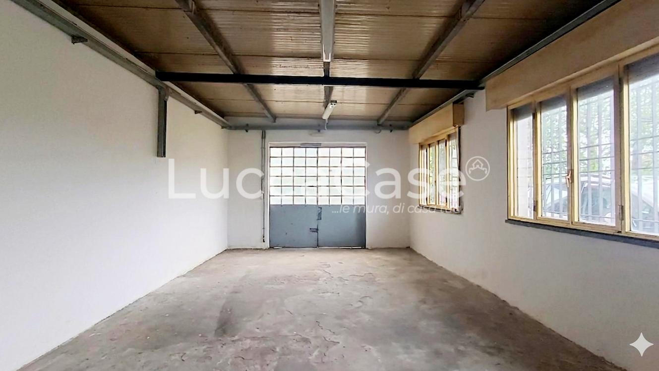 Laboratorio in affitto, Capannori lammari