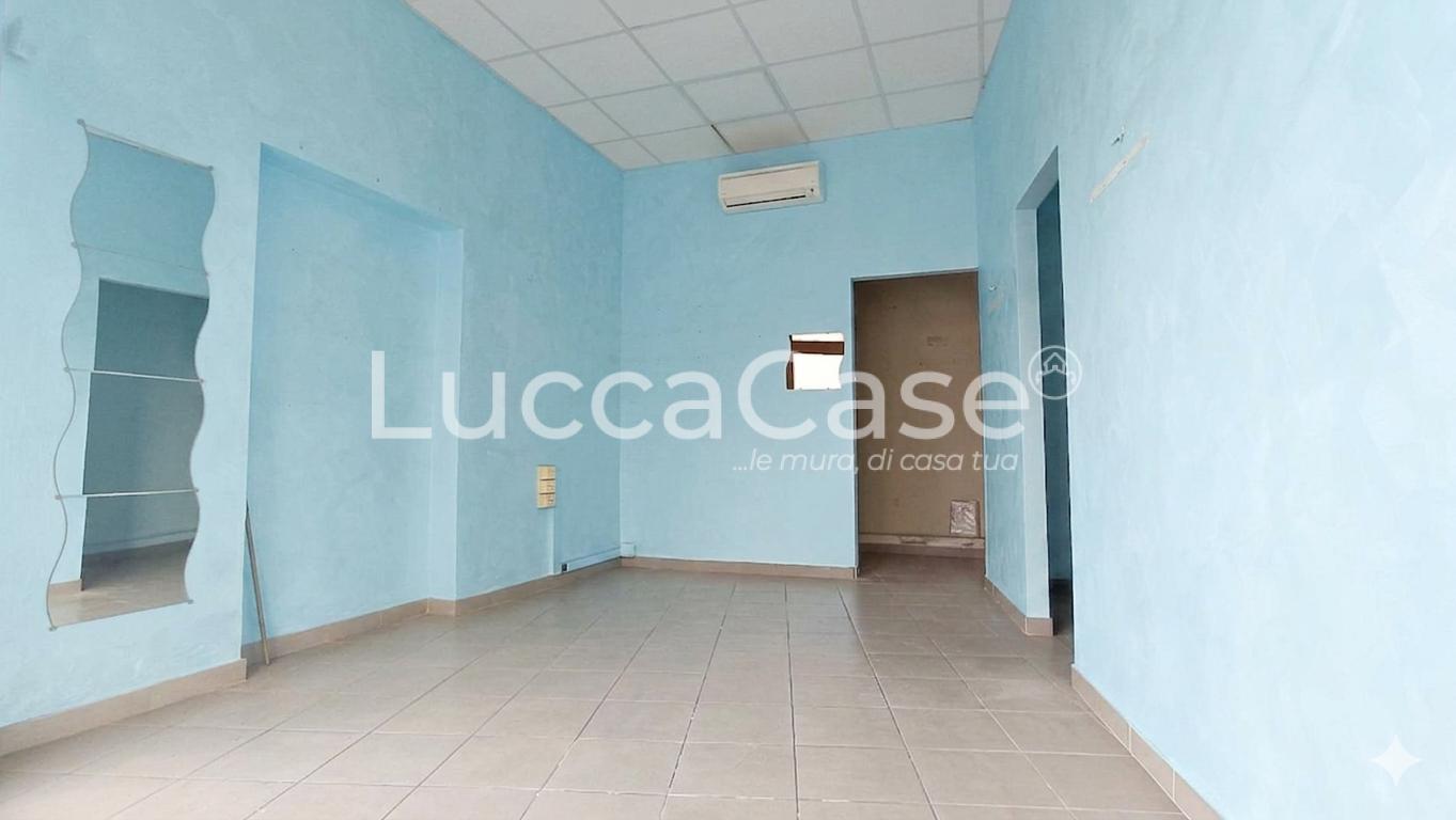 Locale commerciale in affitto a Capannori