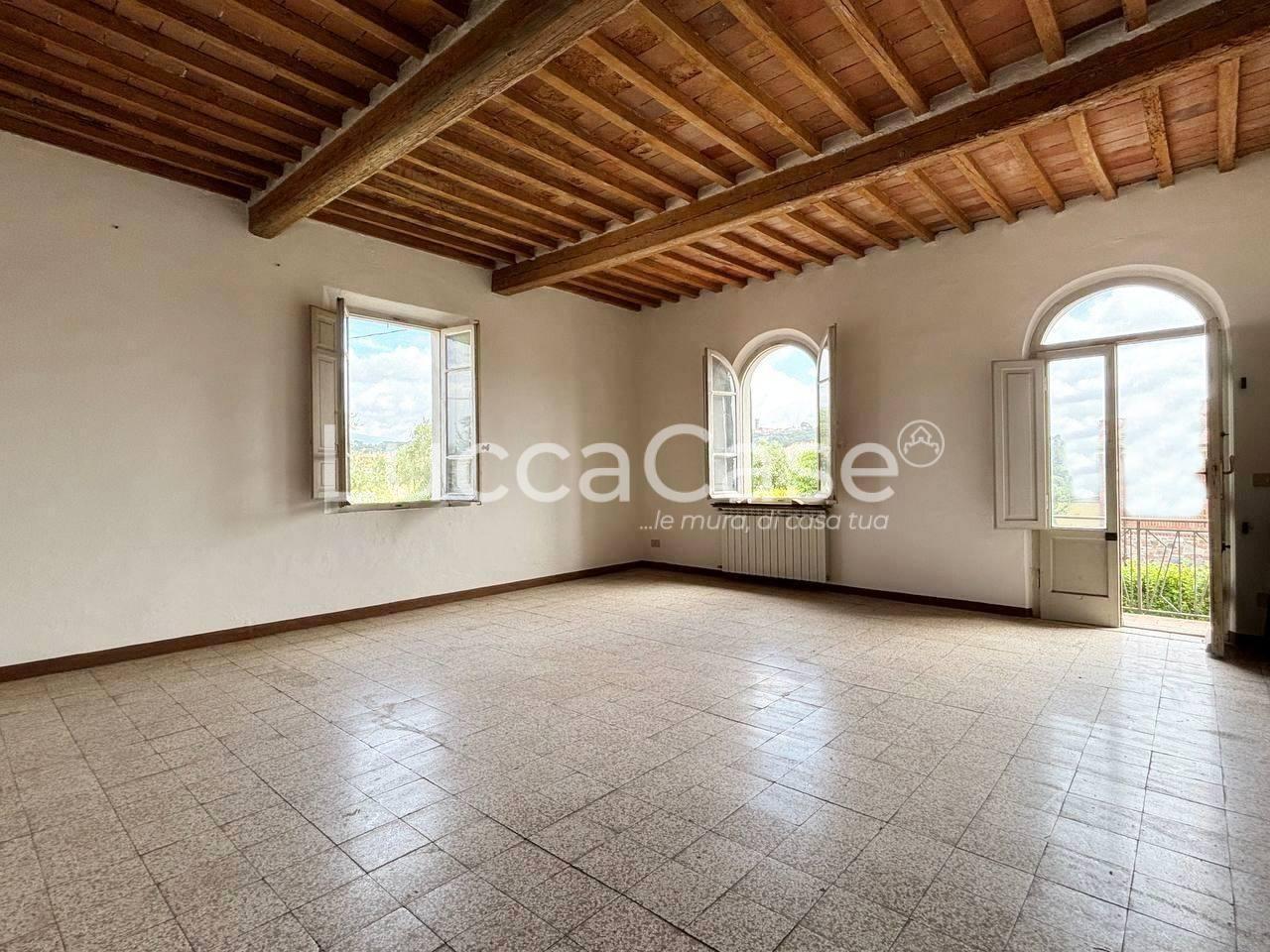 Villa con giardino a Montecarlo