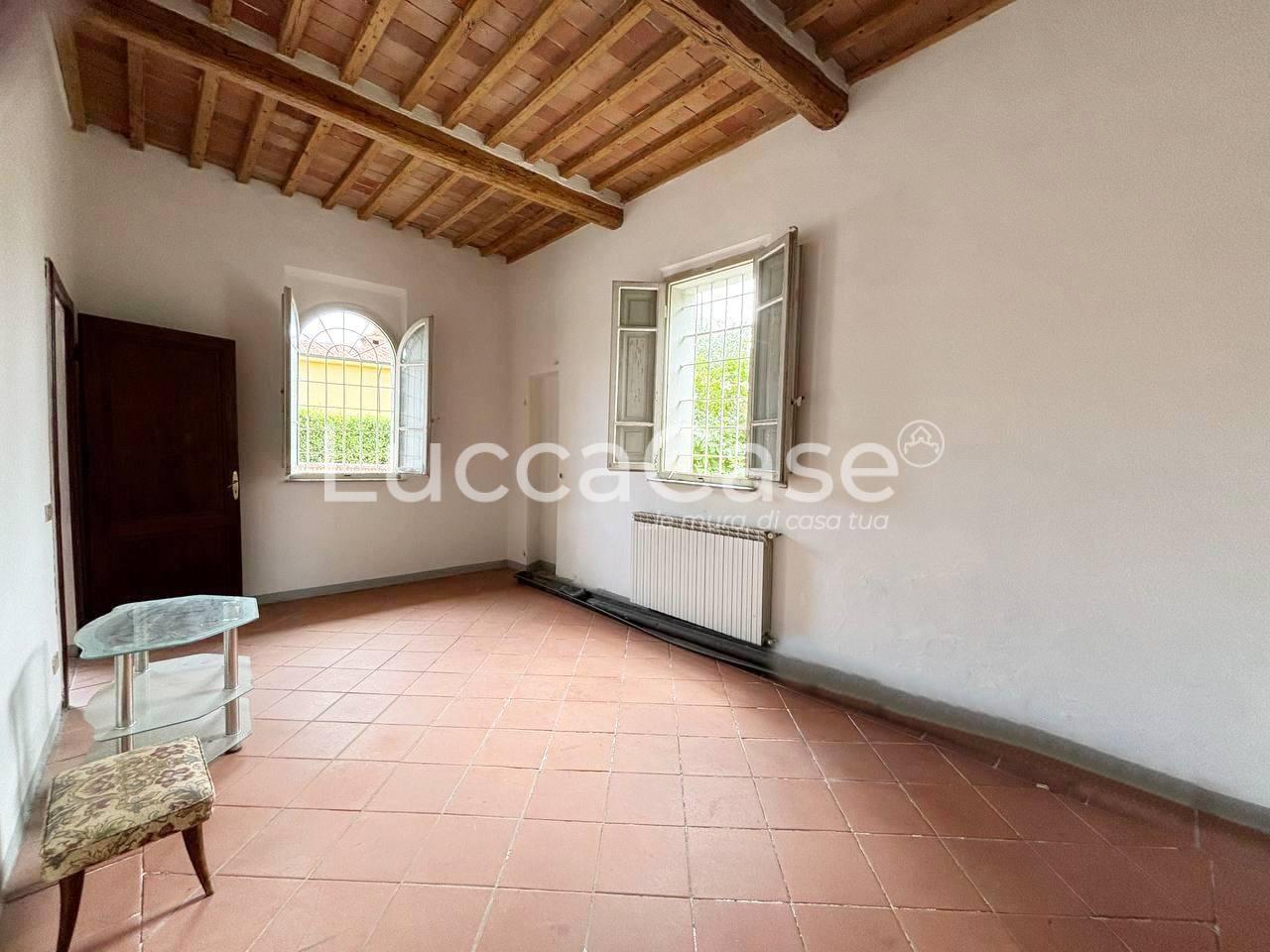 Villa con giardino a Montecarlo