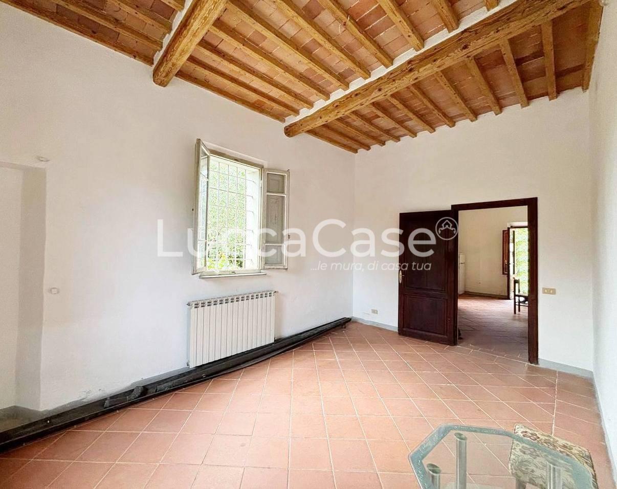 Villa con giardino a Montecarlo