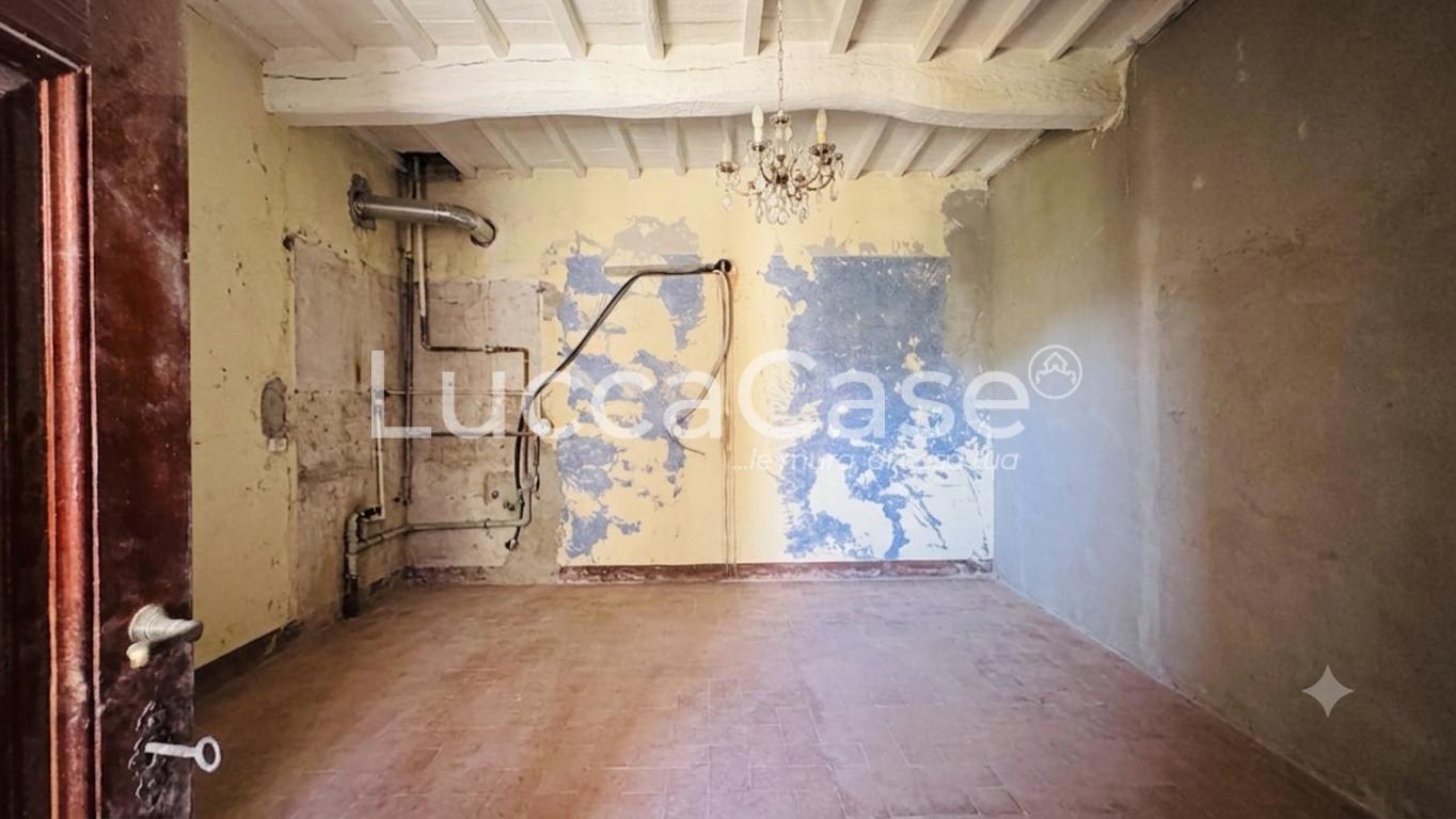 Rustico con giardino, Capannori massa macinaia