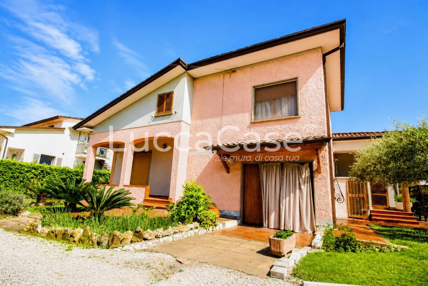 Casa indipendente in vendita, Camaiore lido di