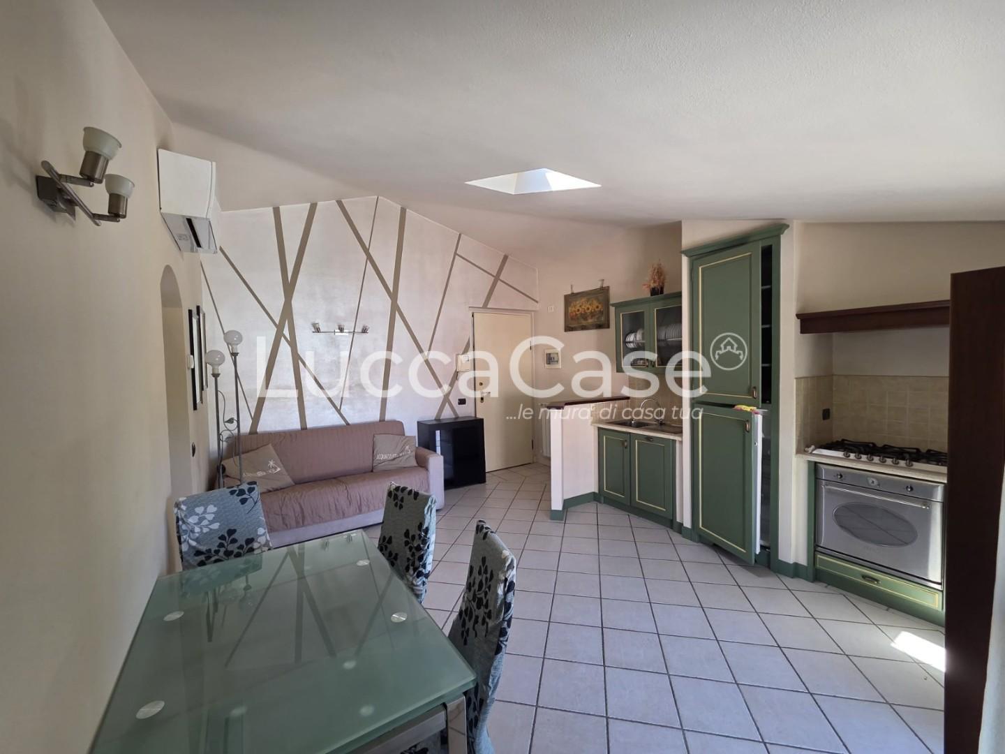 Trilocale in vendita, Camaiore lido di