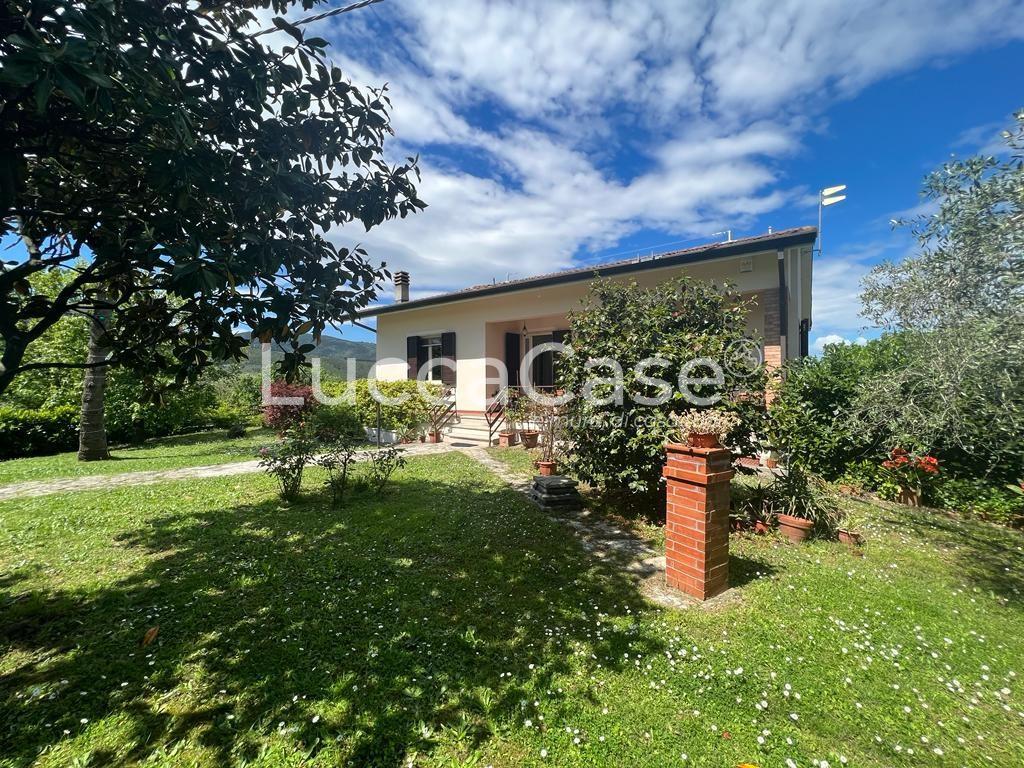 Villa con giardino, Capannori san ginese