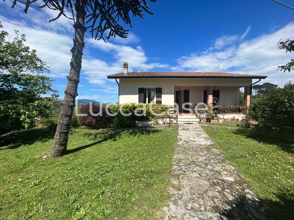 Villa con giardino, Capannori san ginese