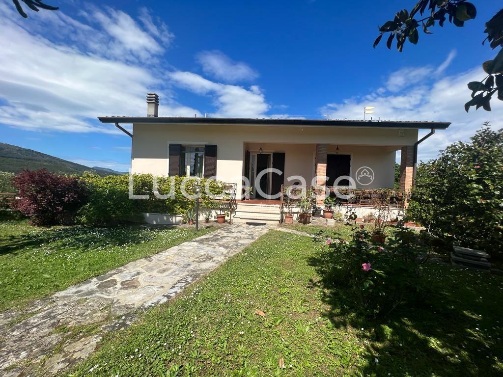 Villa con giardino, Capannori san ginese