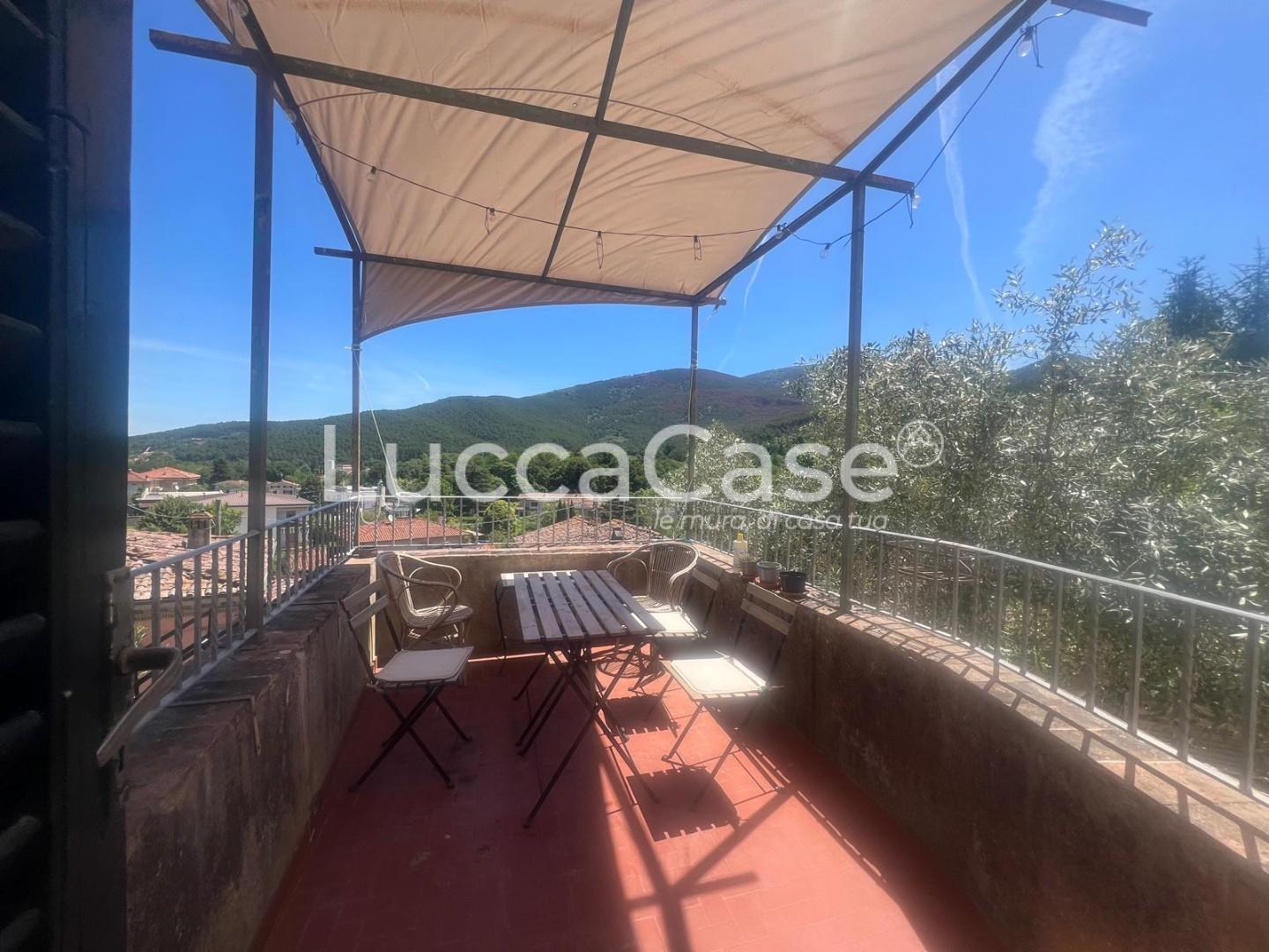 Villa Bifamiliare con giardino, Lucca santa maria del giudice