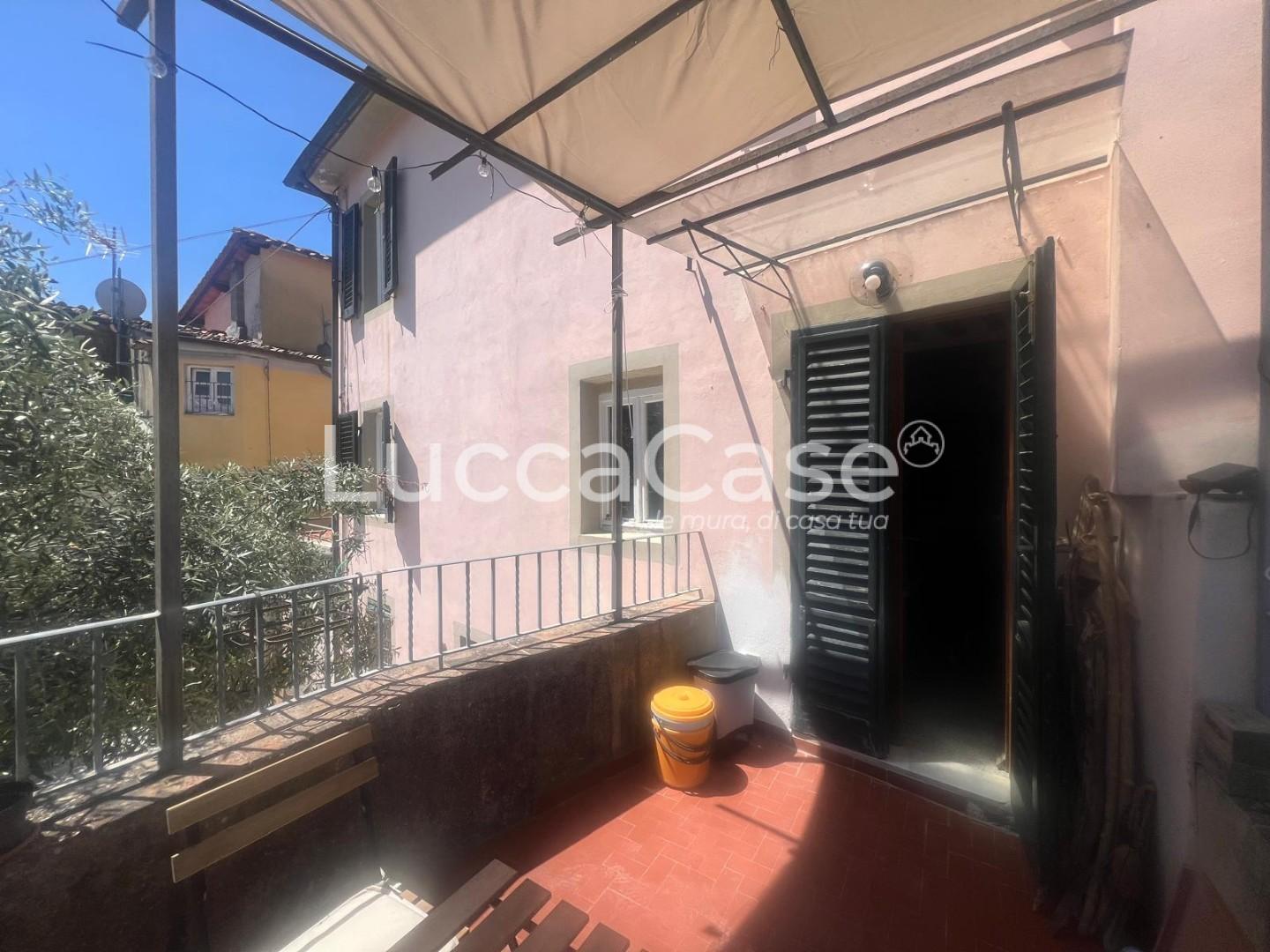 Villa Bifamiliare con giardino, Lucca santa maria del giudice
