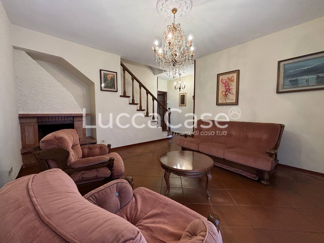 Villa arredata in affitto, Capannori centro