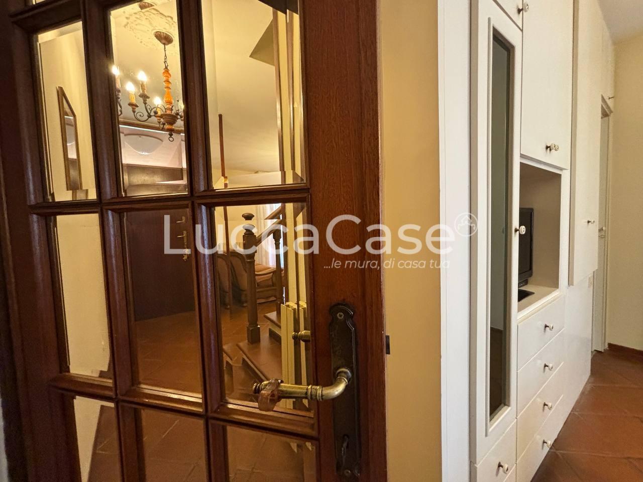 Villa arredata in affitto, Capannori centro