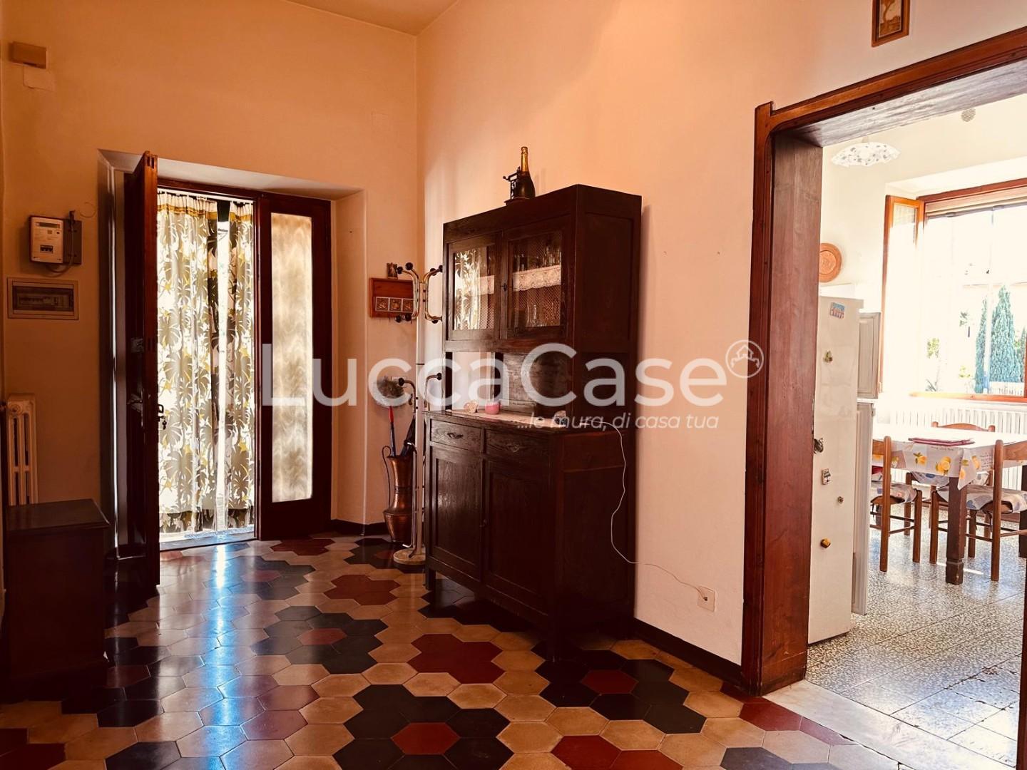 Casa indipendente con giardino, Barga fornaci di