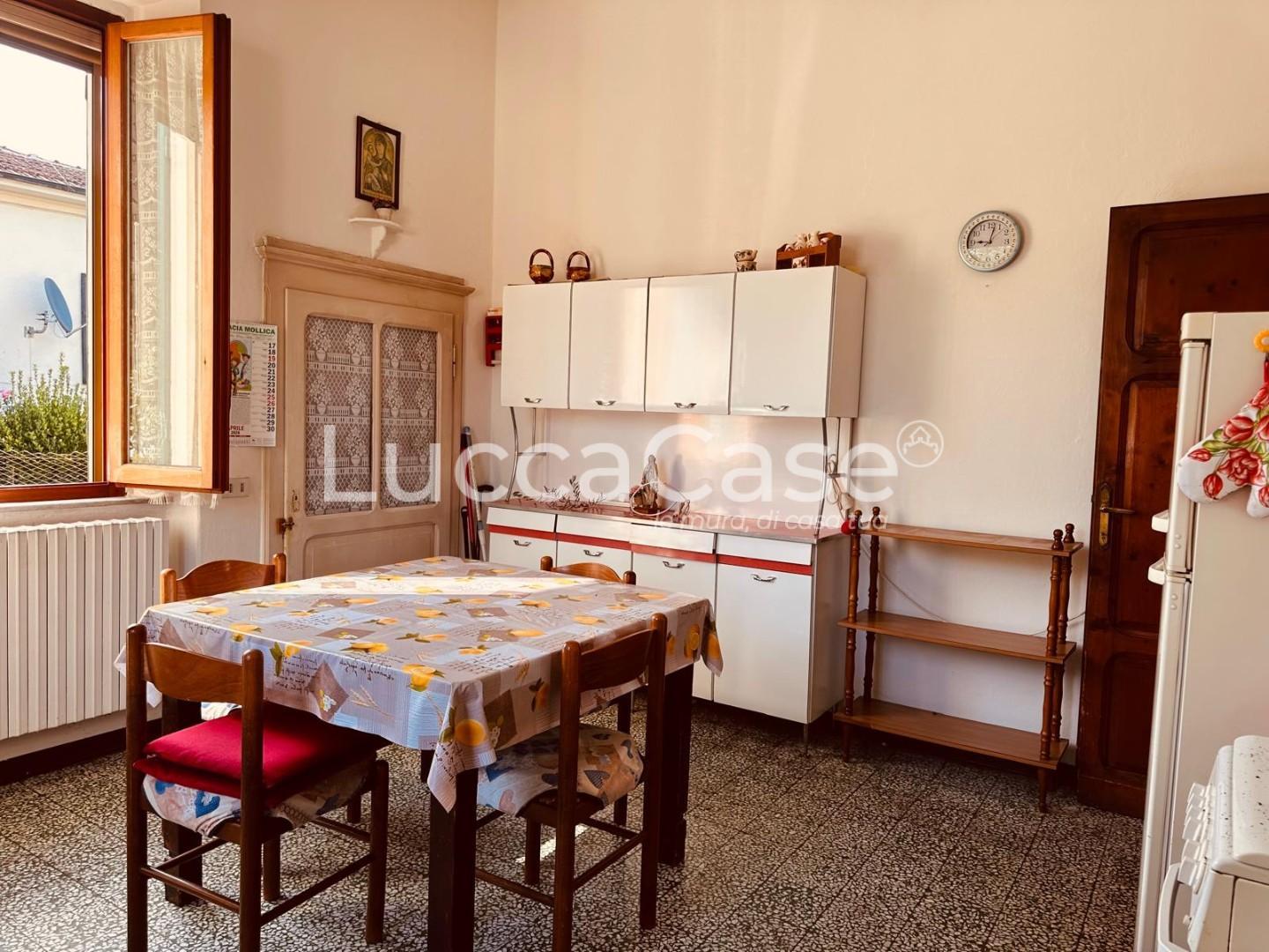 Casa indipendente con giardino, Barga fornaci di