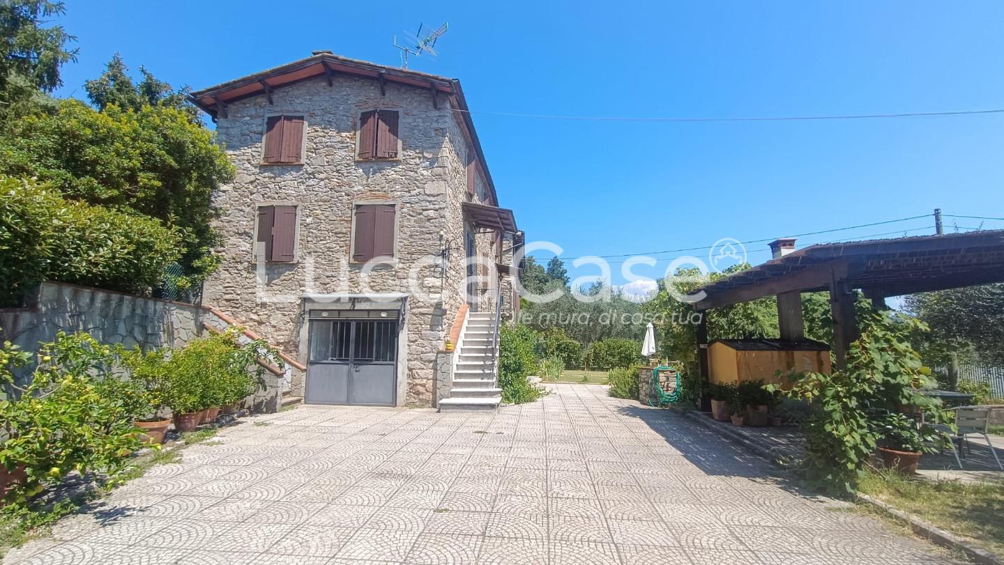 Rustico con giardino, Pescaglia monsagrati