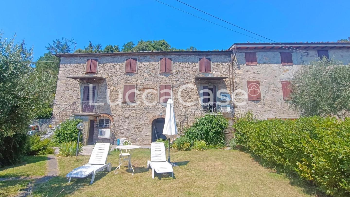 Rustico con giardino, Pescaglia monsagrati