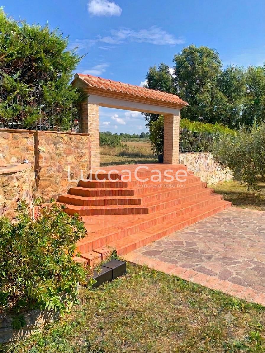 Villa con giardino a Monticiano
