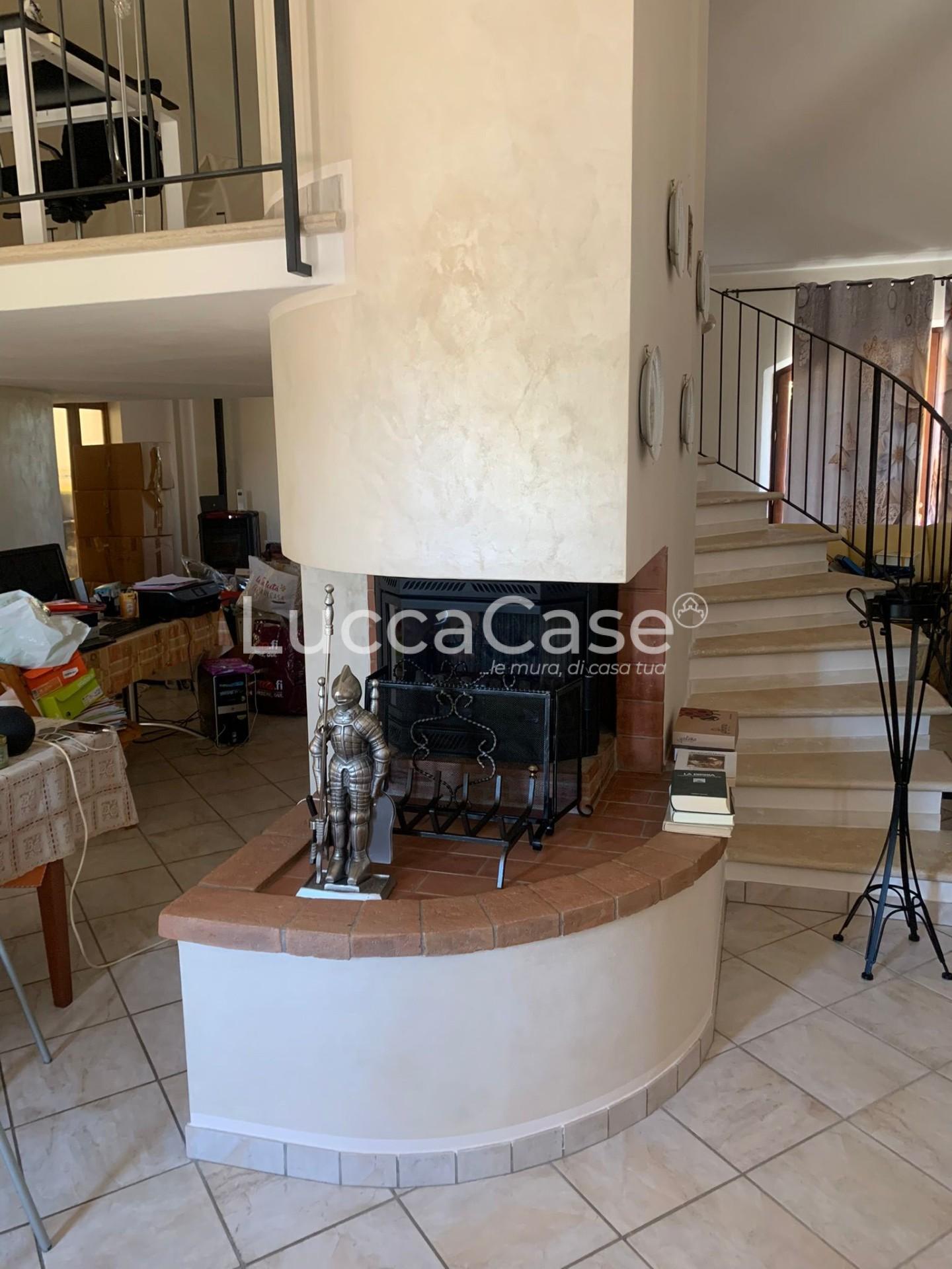 Villa con giardino a Monticiano