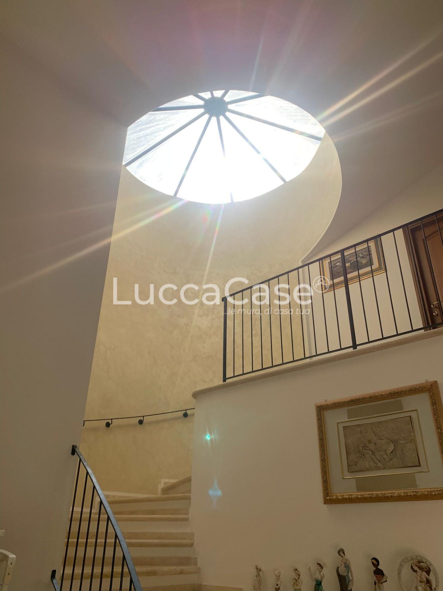 Villa con giardino a Monticiano