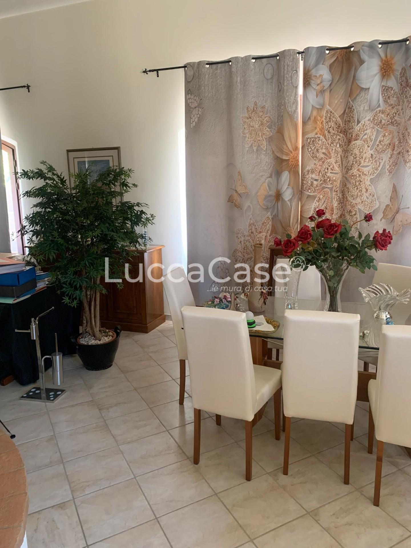 Villa con giardino a Monticiano