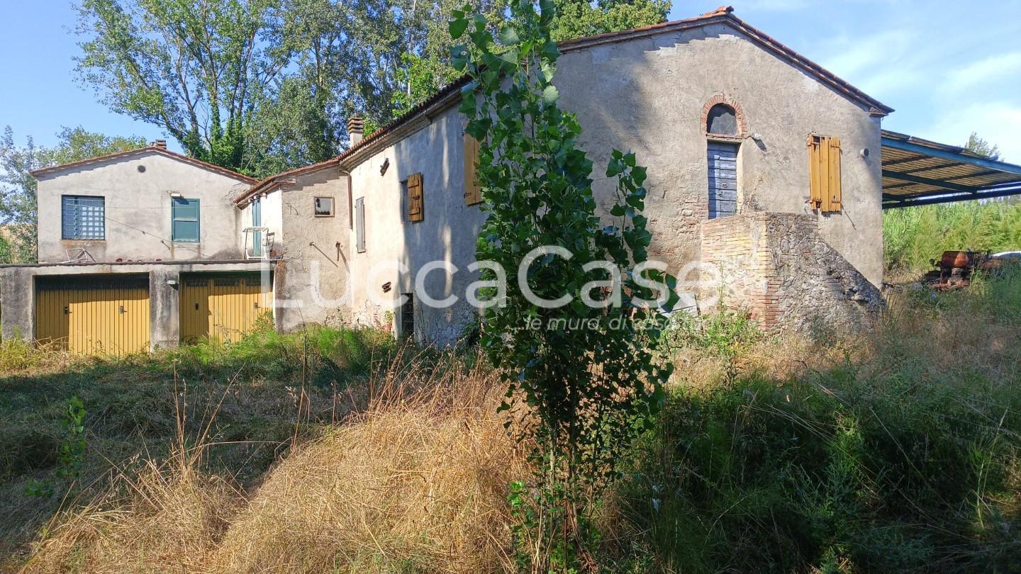 Rustico con giardino a Terricciola