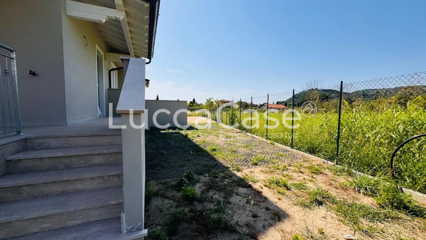 Villa Bifamiliare con giardino, Camaiore capezzano pianore