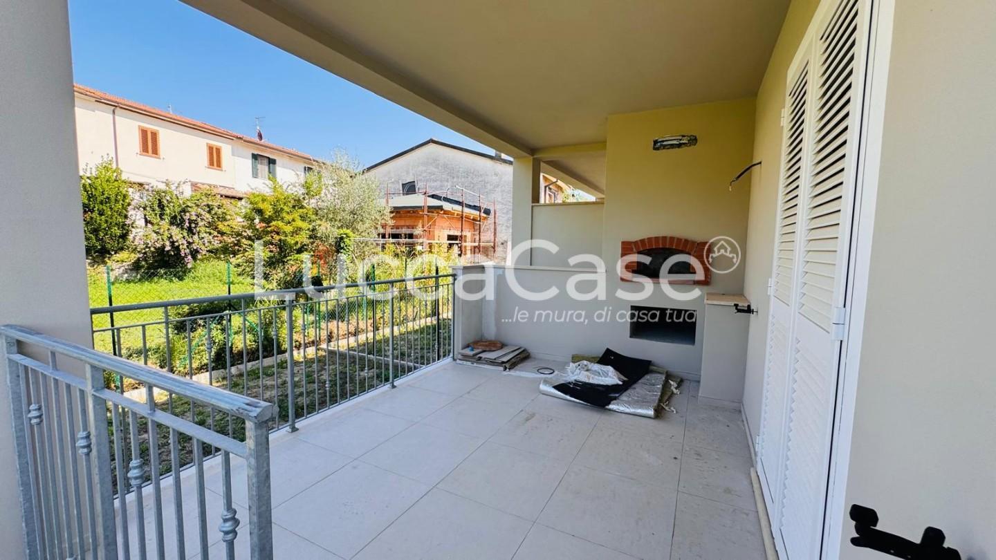 Villa Bifamiliare con giardino, Camaiore capezzano pianore