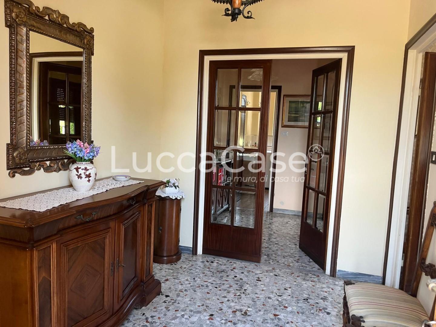 Casa indipendente con giardino, Lucca farneta