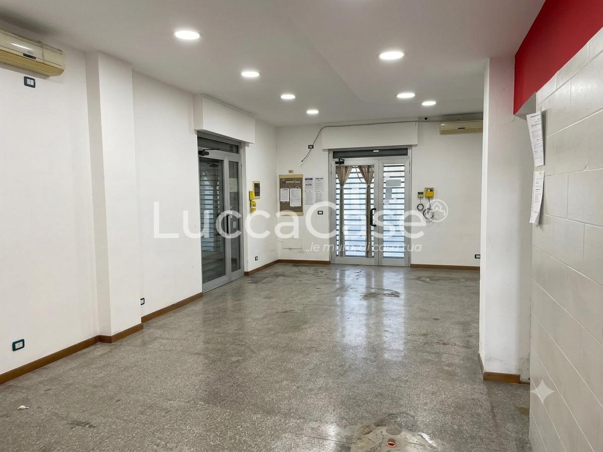 Locale commerciale in vendita a Altopascio