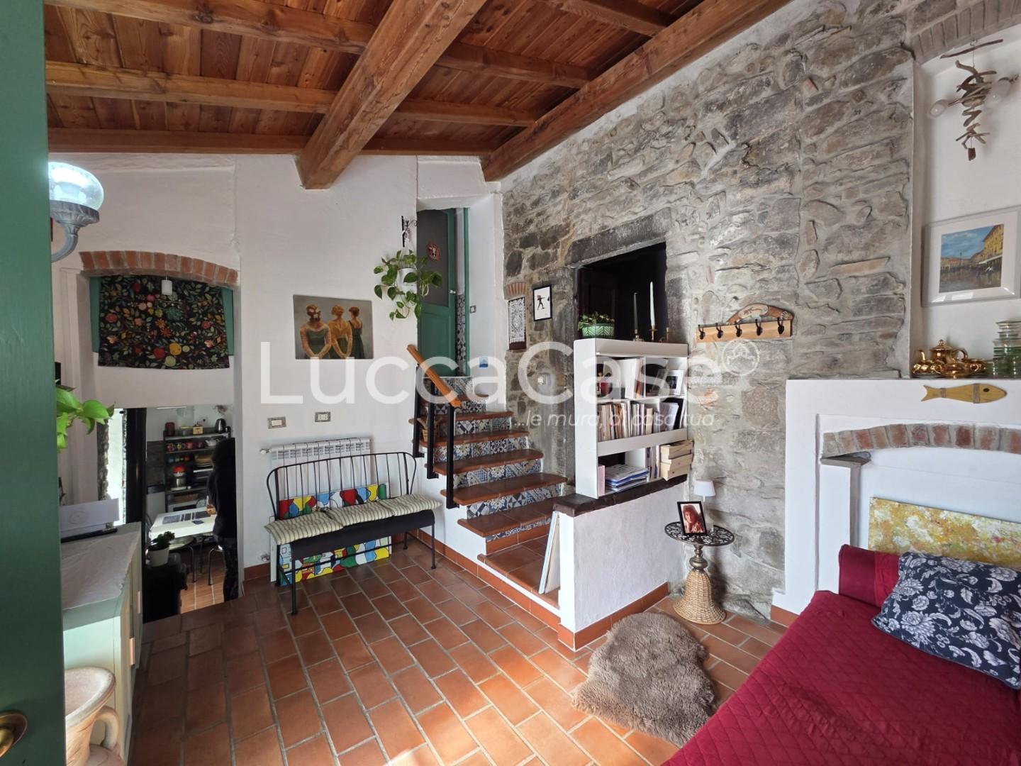 Casa indipendente ristrutturata a Fosdinovo