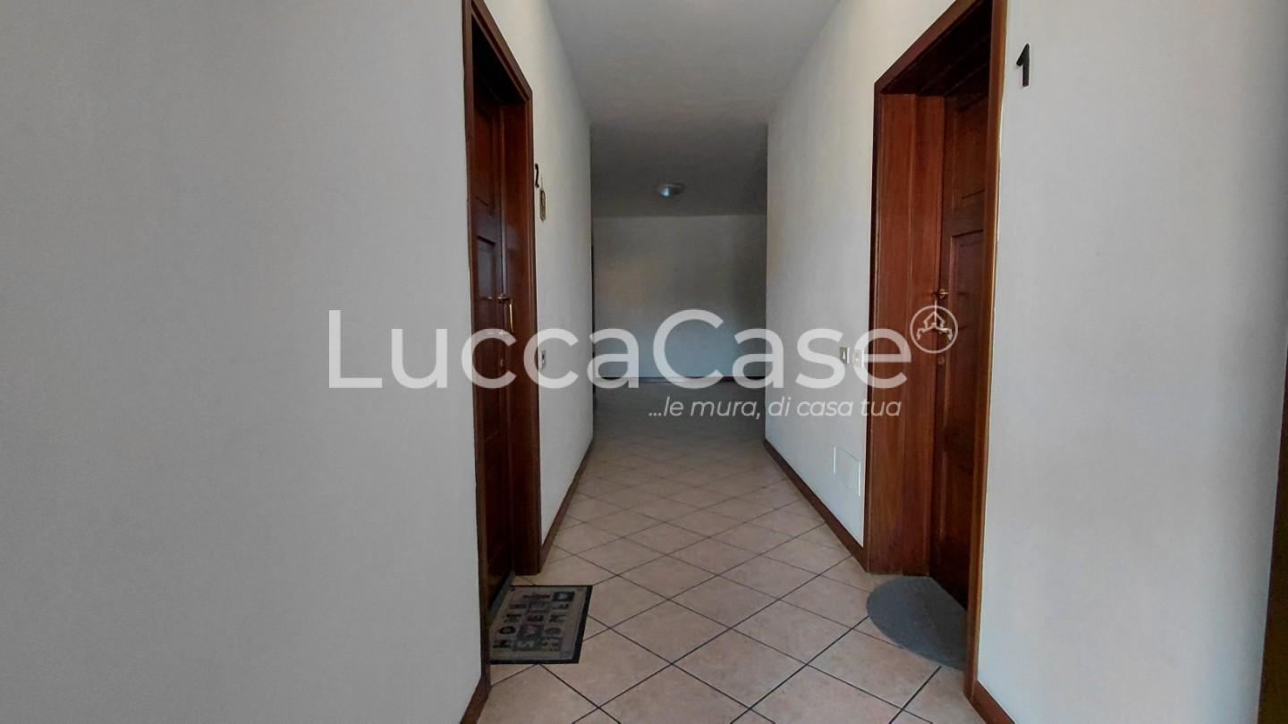 Stabile/Palazzo con terrazzi a Altopascio