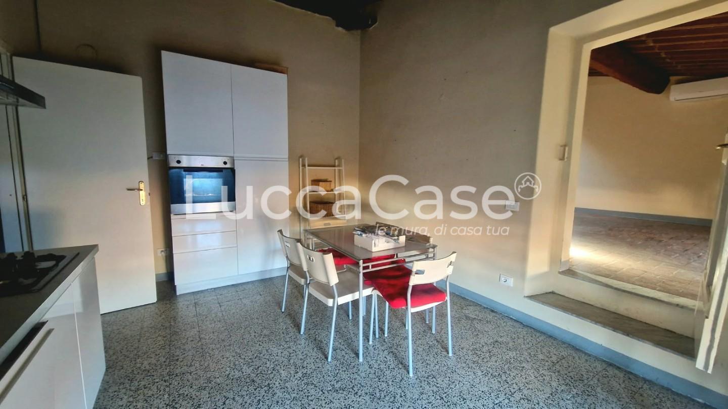 Quadrilocale ristrutturato, Lucca centro storico