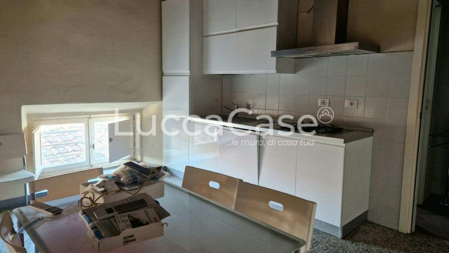 Quadrilocale ristrutturato, Lucca centro storico