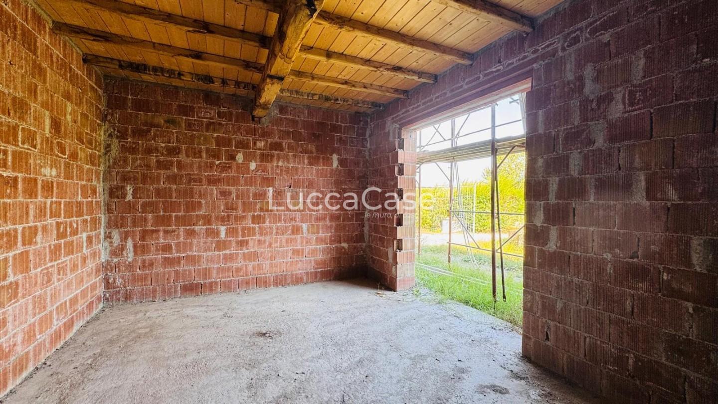 Rustico con giardino, Capannori massa macinaia