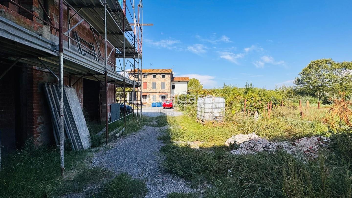 Rustico con giardino, Capannori massa macinaia