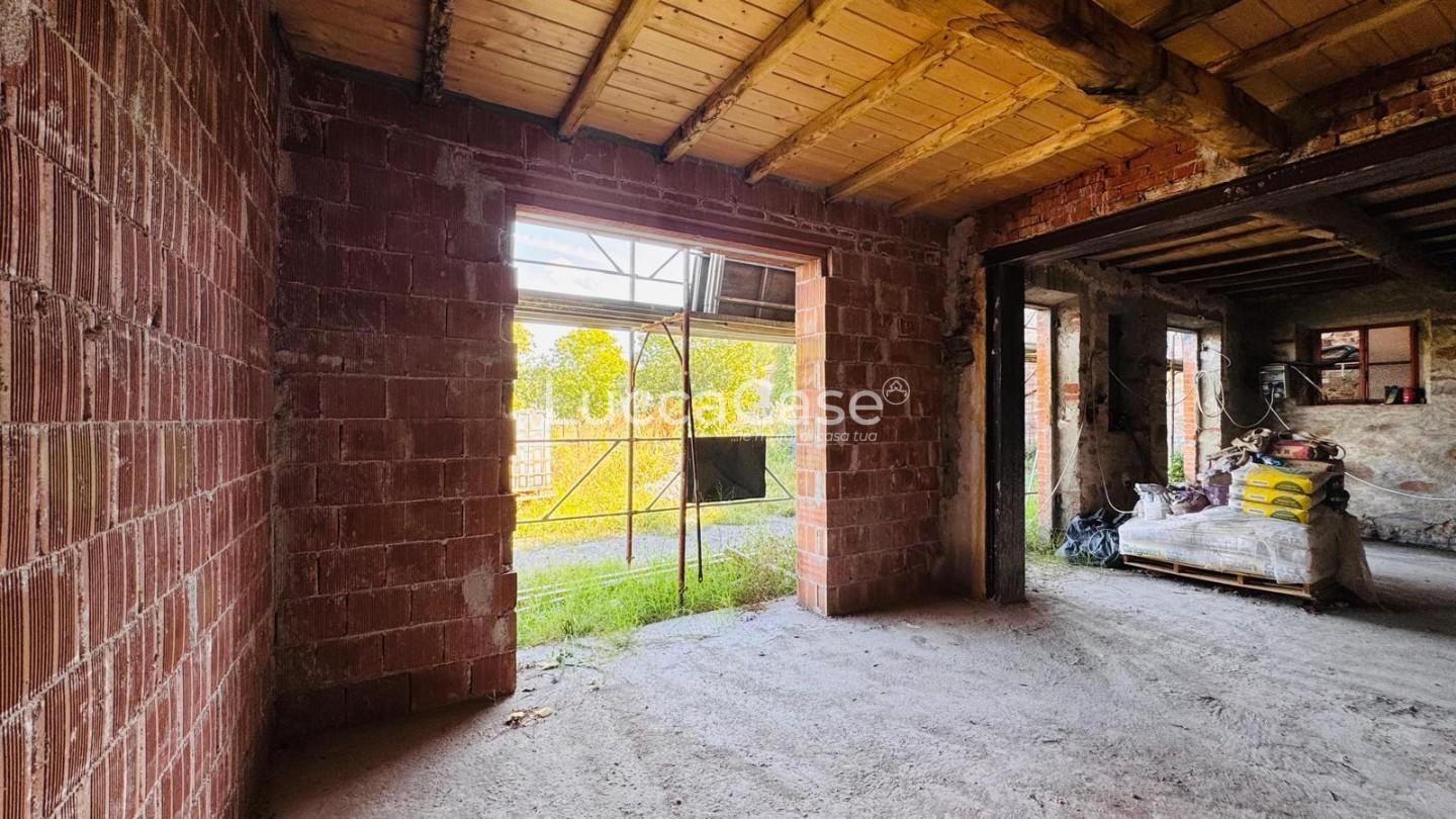 Rustico con giardino, Capannori massa macinaia