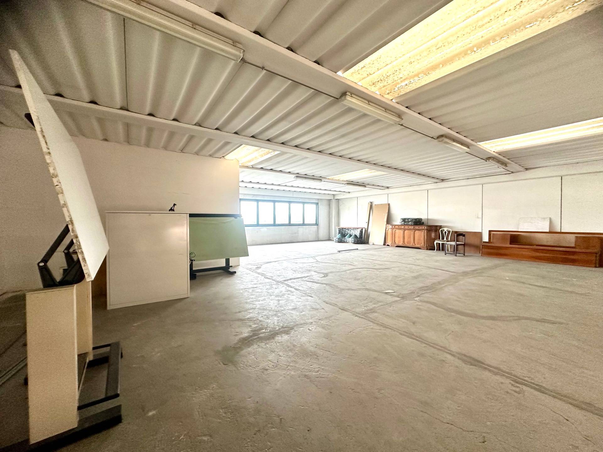 Studio/Ufficio in affitto a Cascina