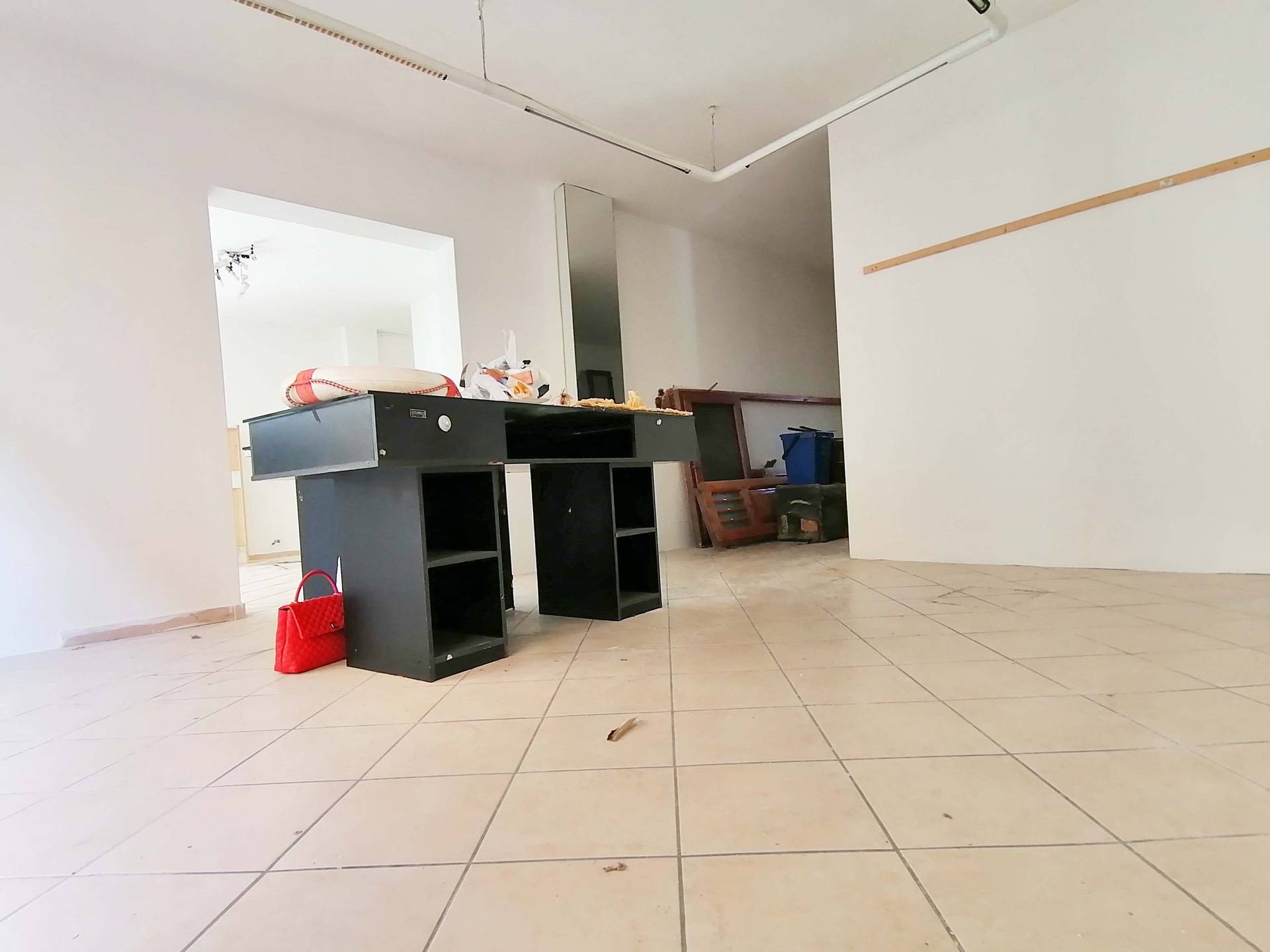 Locale commerciale in vendita a Castelfranco di Sotto