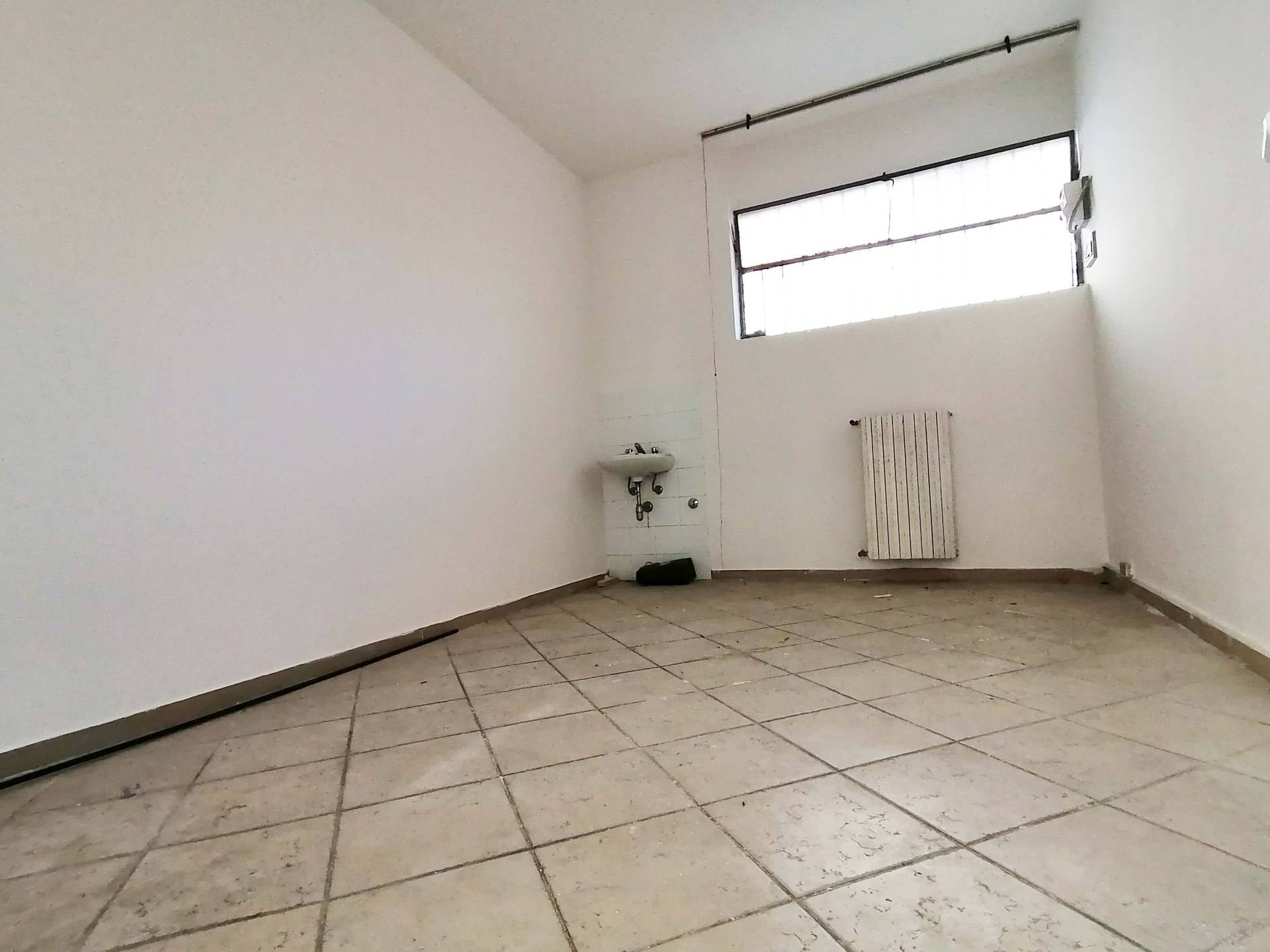 Locale commerciale in vendita a Castelfranco di Sotto