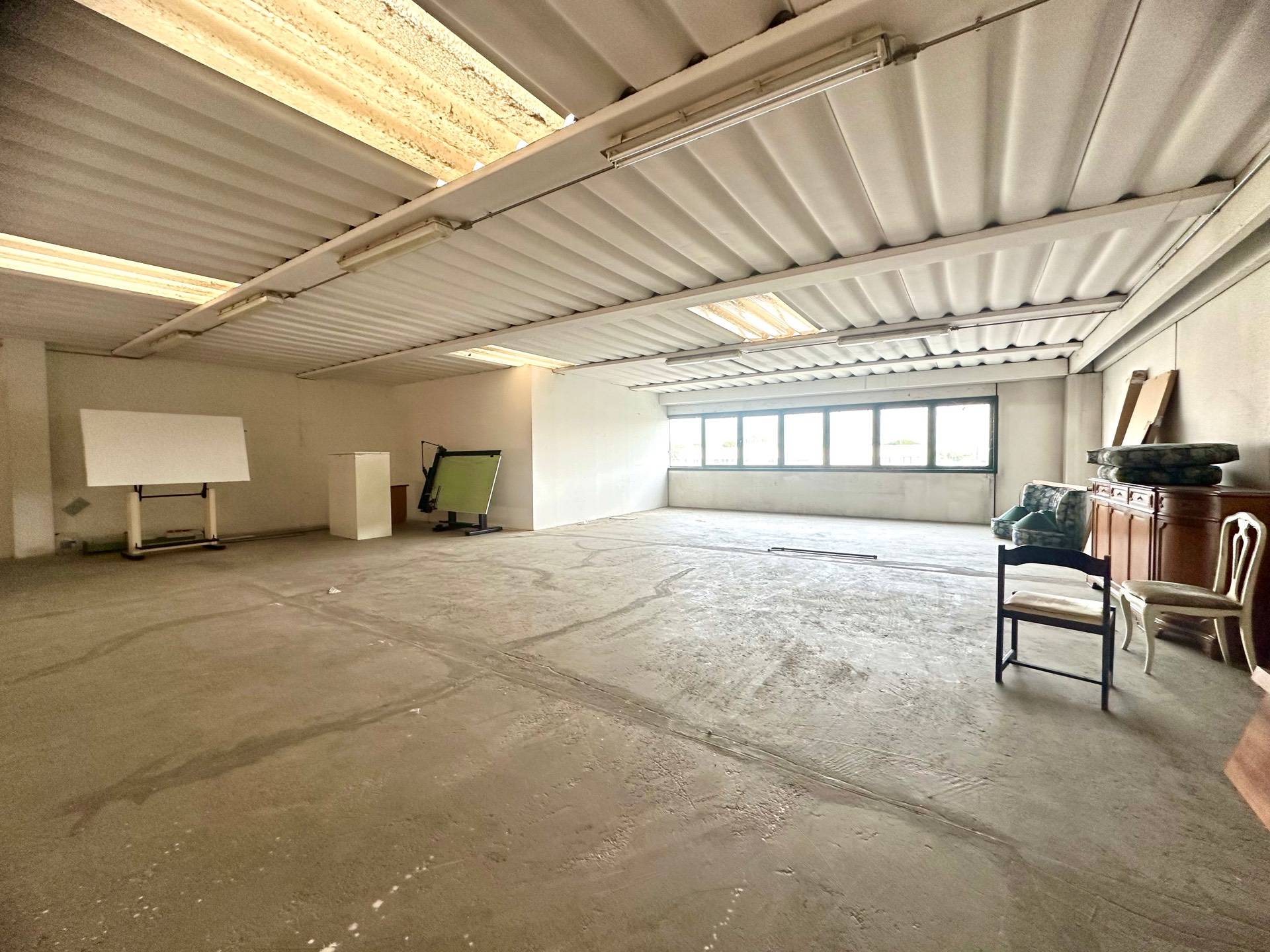 Studio/Ufficio in affitto a Cascina