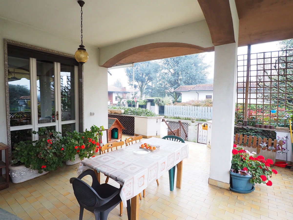 Villa con giardino a Inzago