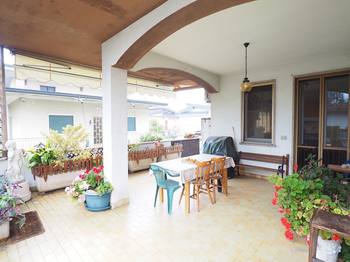 Villa con giardino a Inzago