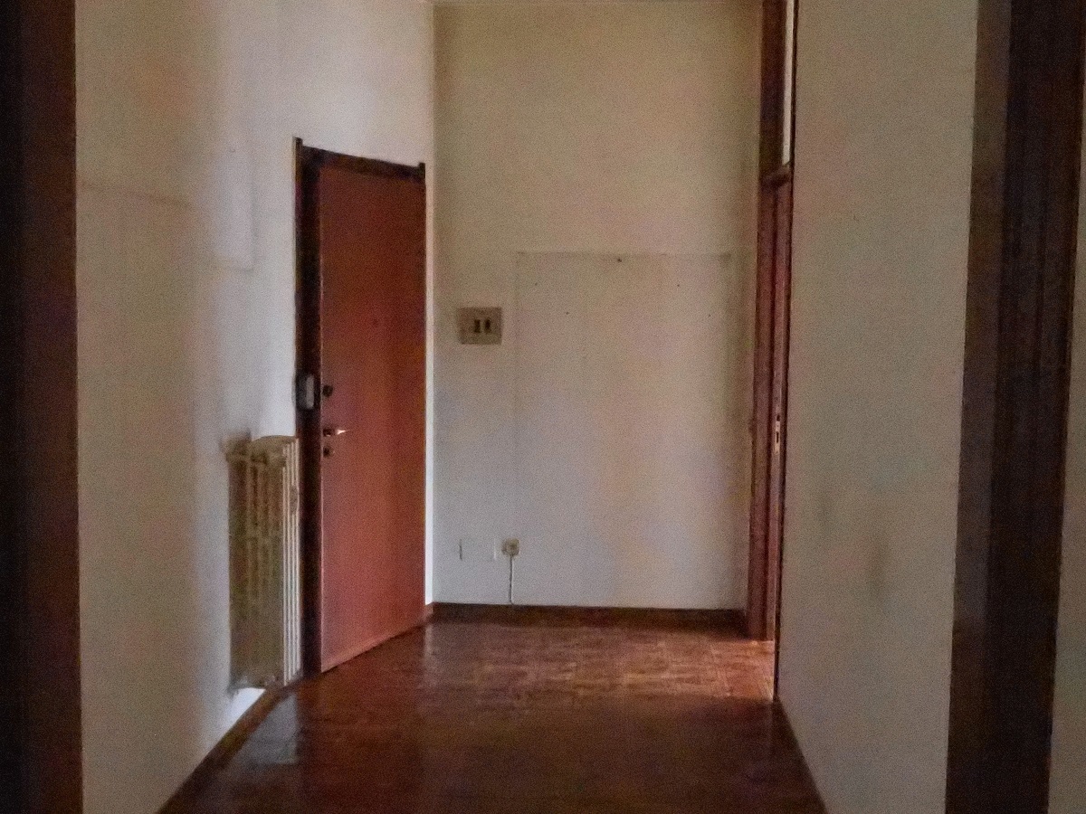Trilocale da ristrutturare a Melzo
