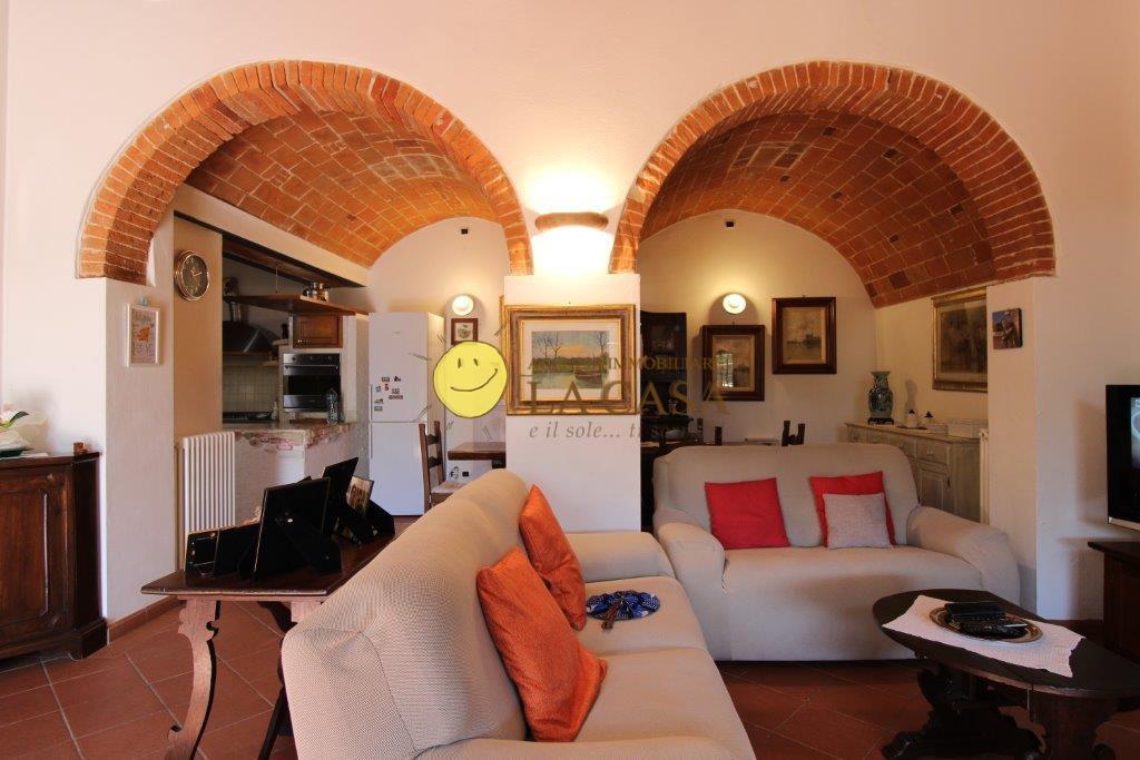 Quadrilocale con giardino, Reggello leccio